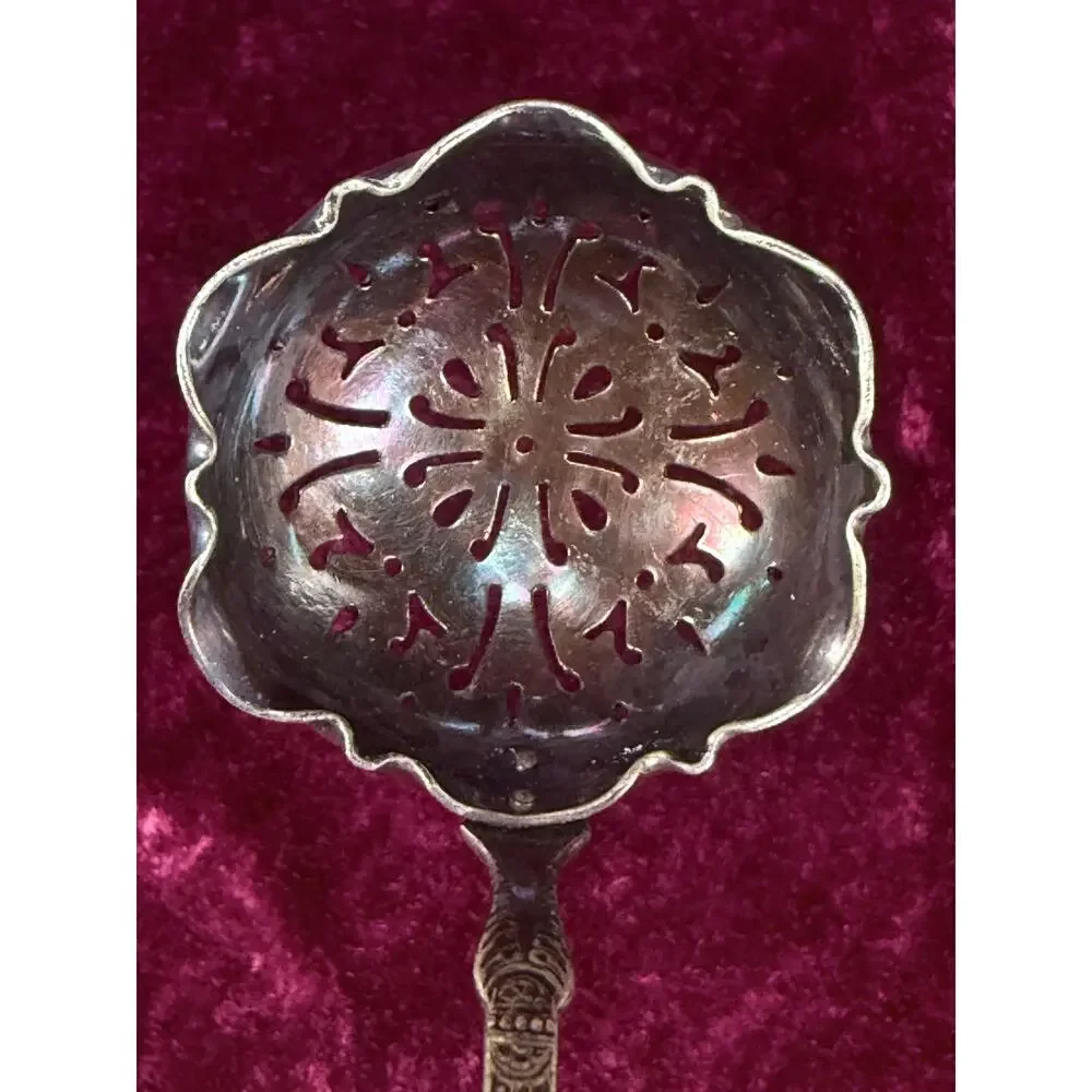 Vintage Silverplate Sugar Sifter Spoon – Scalloped Bowl Floral Handle